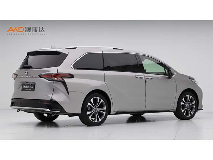 Фото 3 - Toyota Granvia