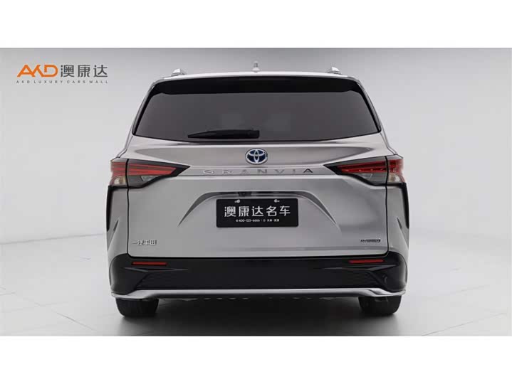 Фото 4 - Toyota Granvia