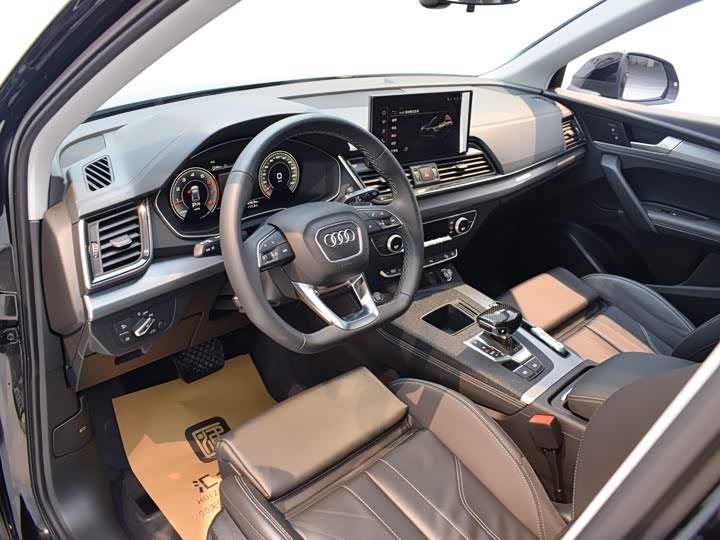 Фото 5 - Audi Q5L