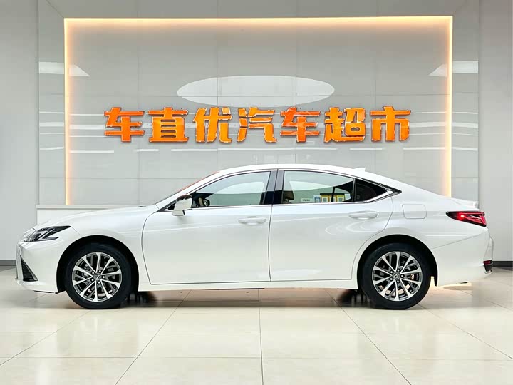 Фото 4 - Lexus ES