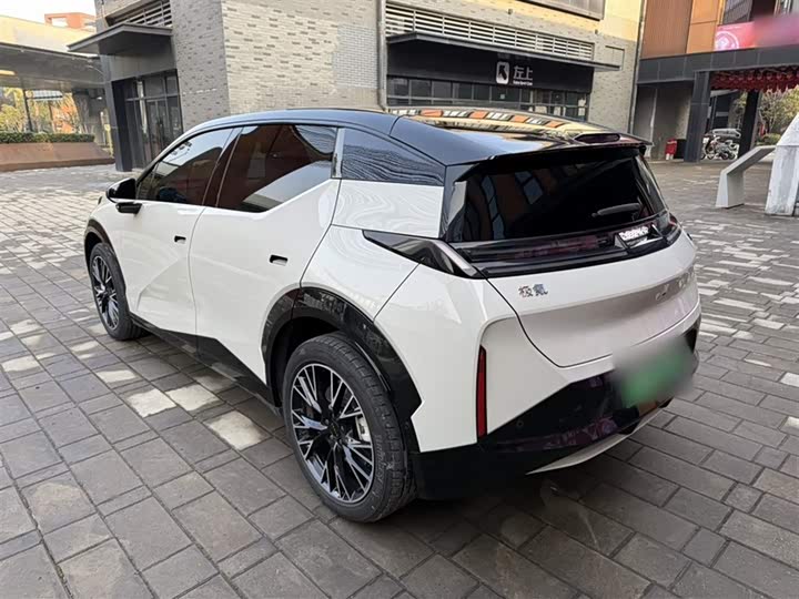 Фото 9 - Zeekr X