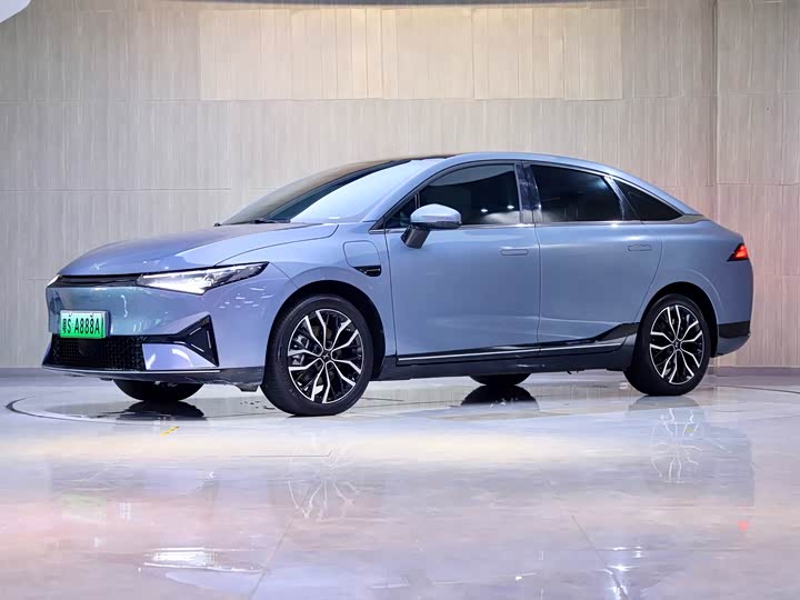 Фото 1 - XPeng P5