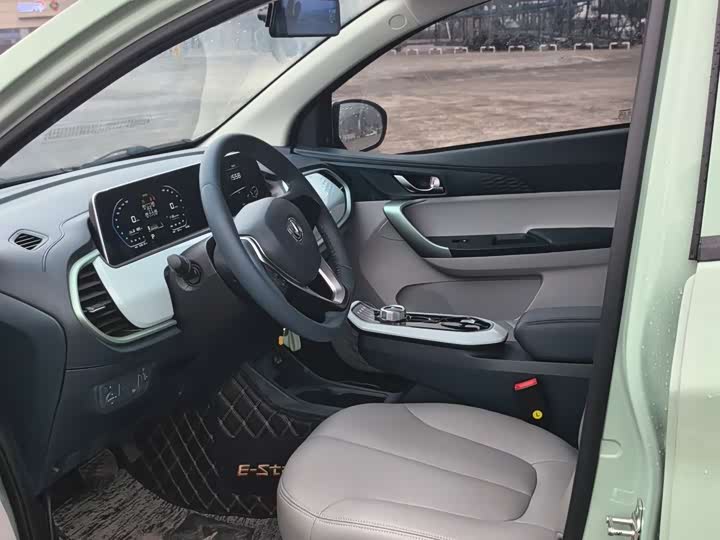 Фото 9 - Changan BenBen E-Star