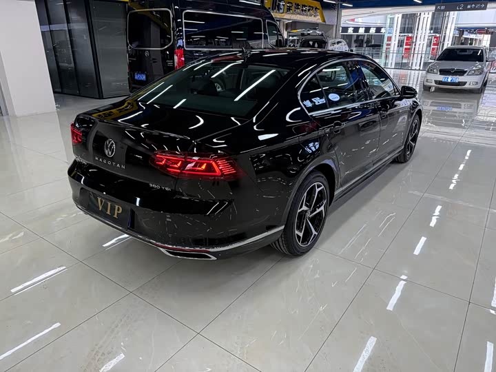 Фото 5 - Volkswagen Magotan