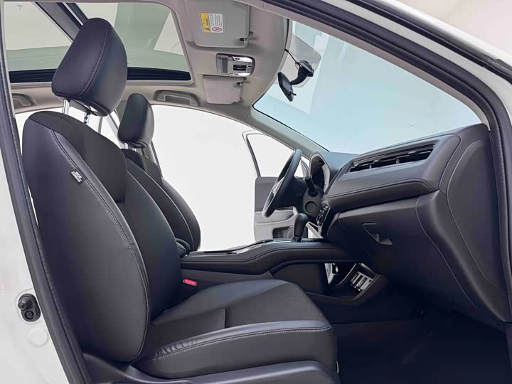 Фото 8 - Honda Vezel