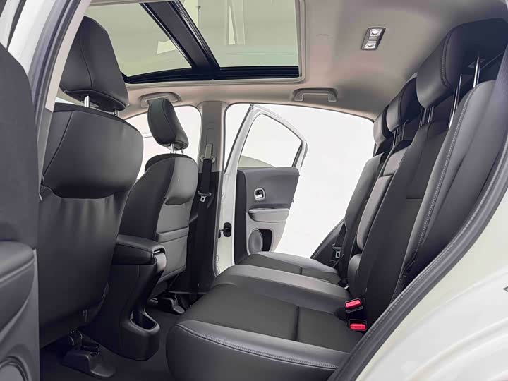 Фото 9 - Honda Vezel