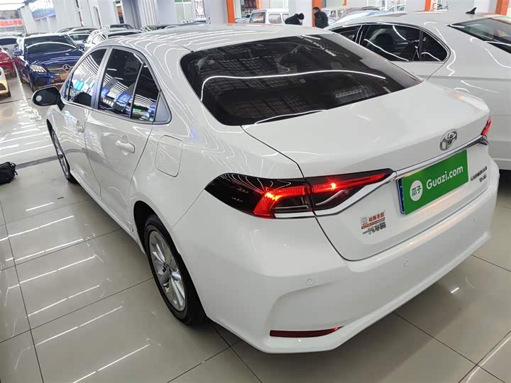 Фото 5 - Toyota Corolla