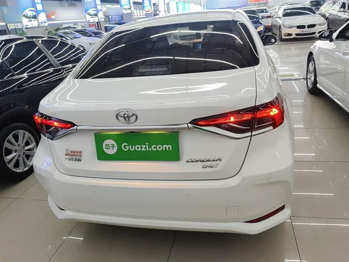 Фото 6 - Toyota Corolla