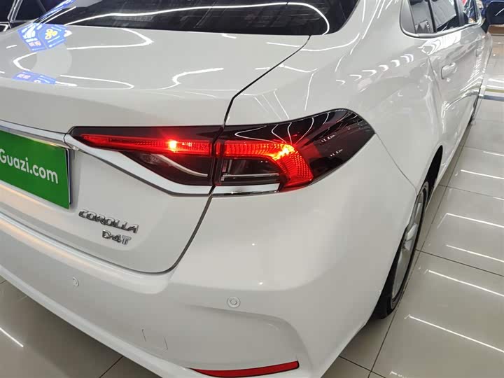 Фото 8 - Toyota Corolla