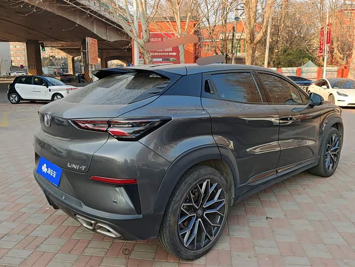 Фото 3 - Changan UNI-T