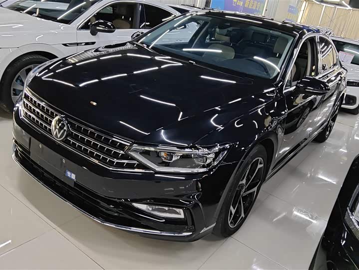 Фото 1 - Volkswagen Magotan