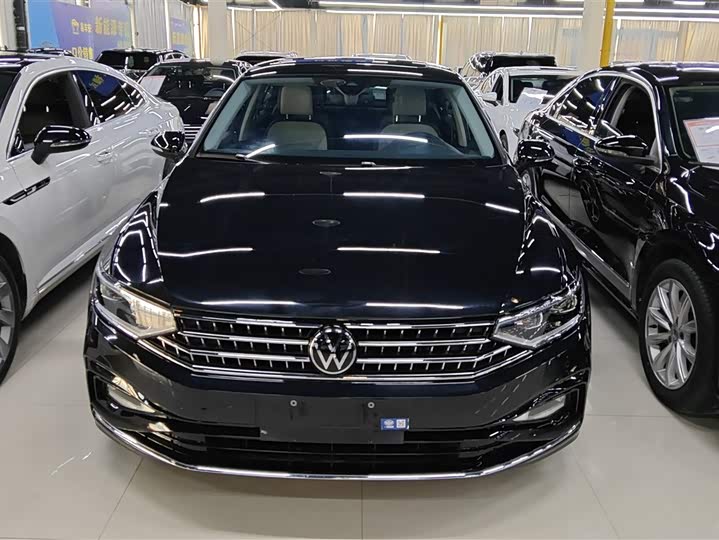 Фото 2 - Volkswagen Magotan