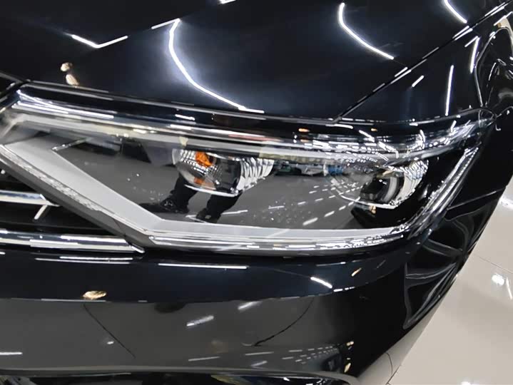 Фото 5 - Volkswagen Magotan