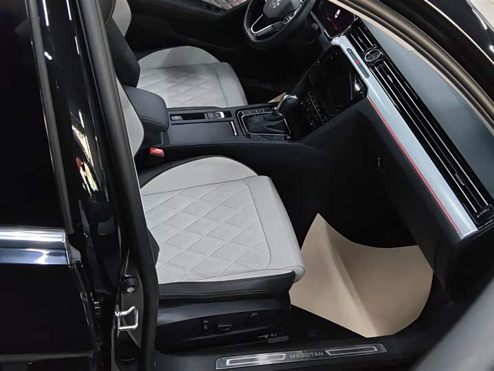 Фото 8 - Volkswagen Magotan