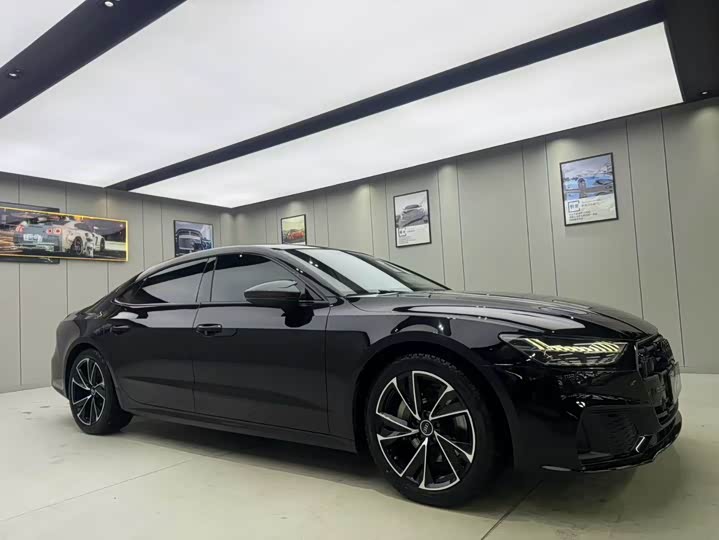 Фото 3 - Audi A7L