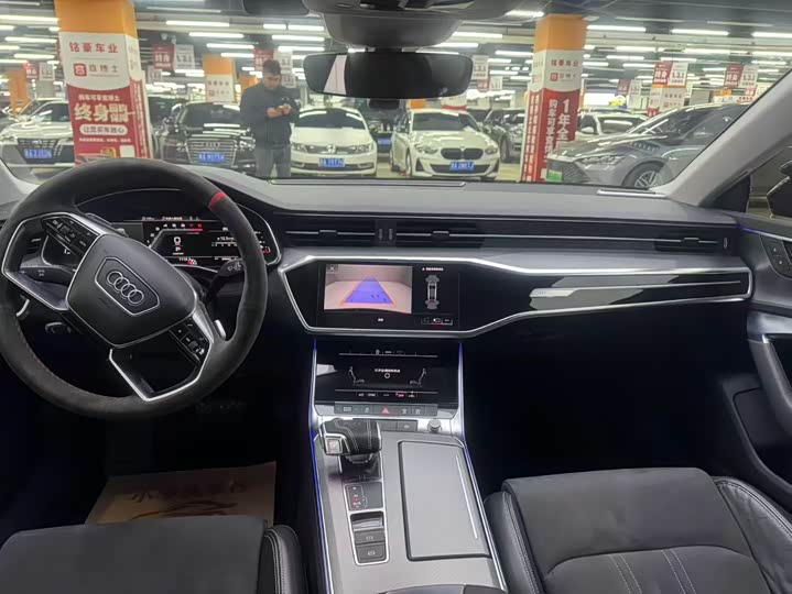 Фото 4 - Audi A7L