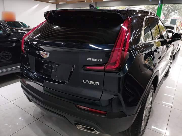 Фото 6 - Cadillac XT4