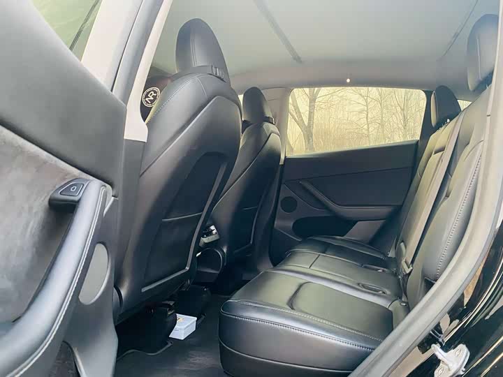 Фото 6 - Tesla Model Y