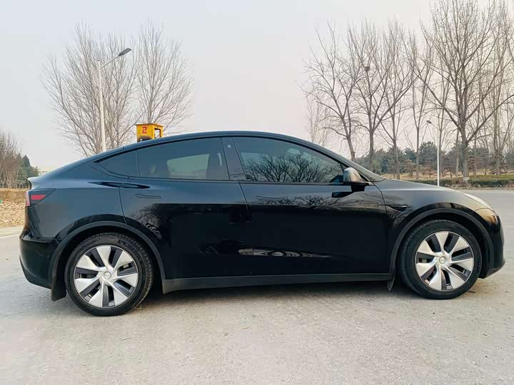 Фото 8 - Tesla Model Y