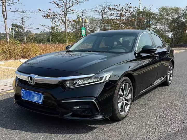 Фото 3 - Honda Inspire