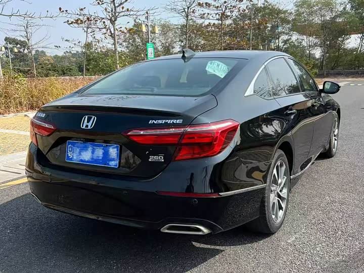 Фото 4 - Honda Inspire