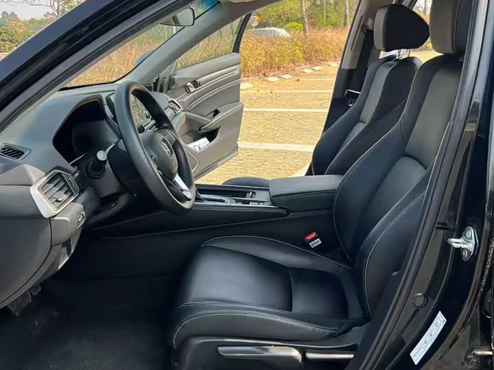 Фото 7 - Honda Inspire