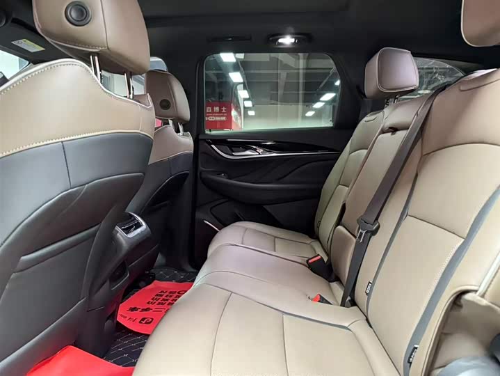 Фото 8 - Buick Enclave