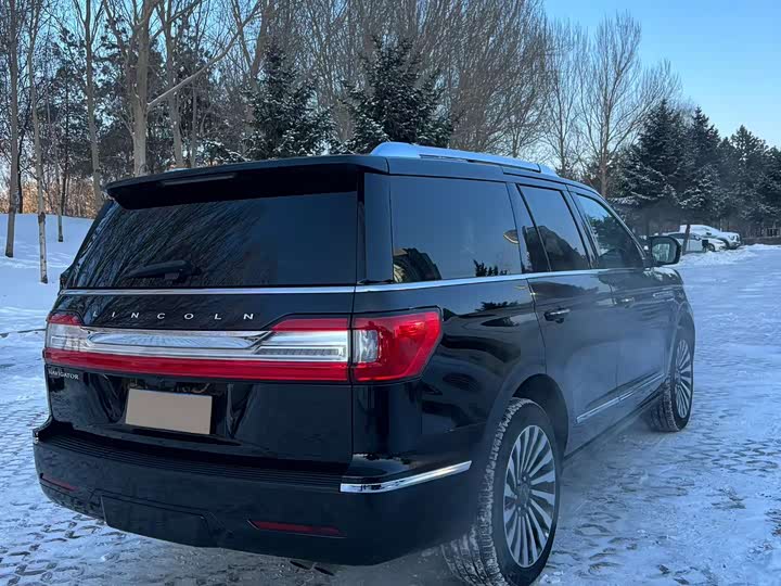 Фото 5 - Lincoln Navigator