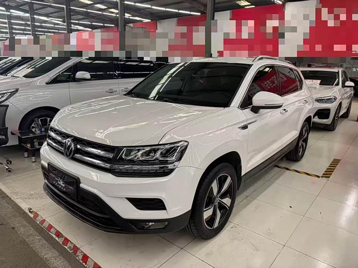 Фото 1 - Volkswagen Tharu