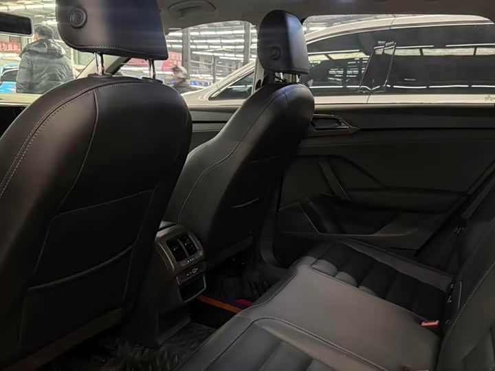 Фото 6 - Volkswagen Tharu