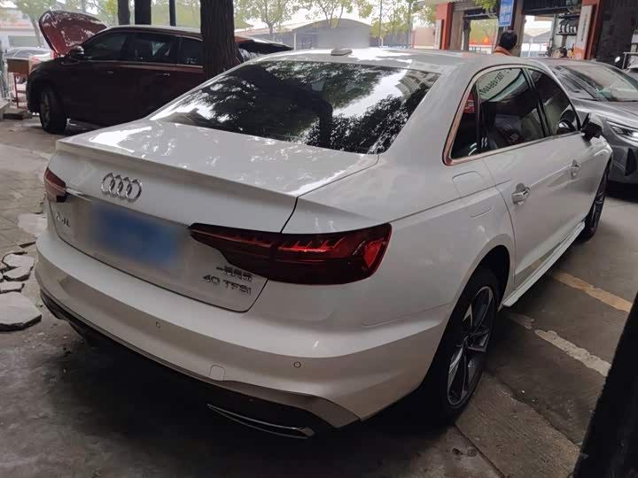 Фото 7 - Audi A4L