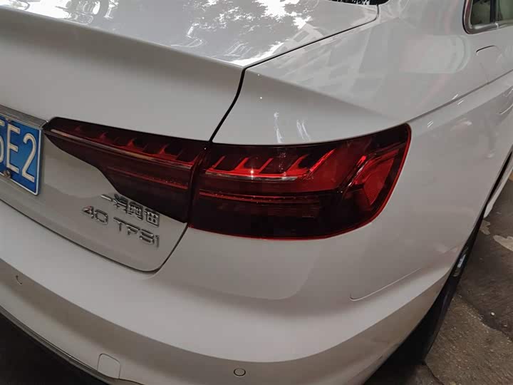 Фото 8 - Audi A4L