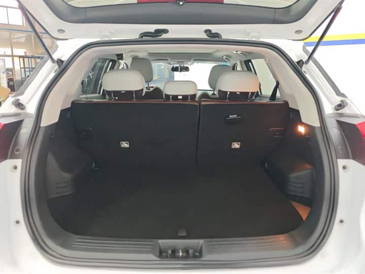 Фото 4 - Geely Atlas