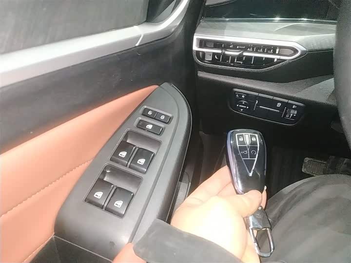 Фото 9 - Changan Eado Plus