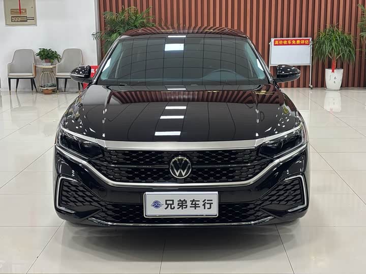 Фото 2 - Volkswagen Passat