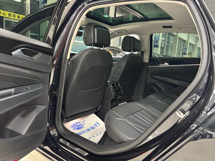 Фото 6 - Volkswagen Passat