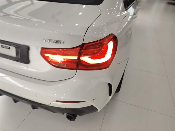 Фото 8 - BMW 1 Series