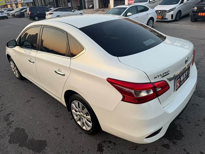 Фото 7 - Nissan Sylphy