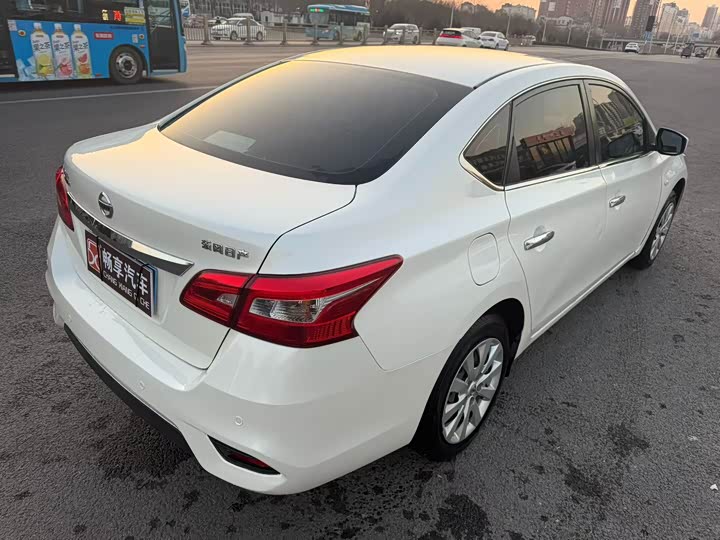 Фото 8 - Nissan Sylphy