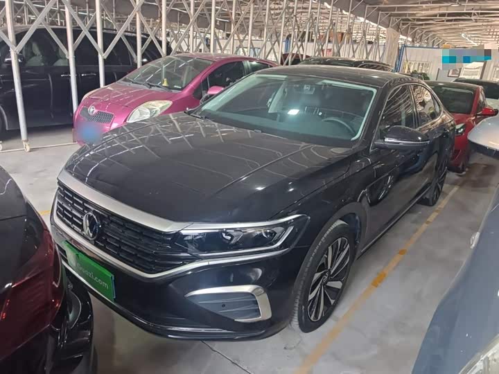 Фото 2 - Volkswagen Passat