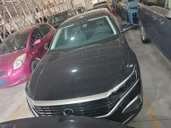 Фото 3 - Volkswagen Passat