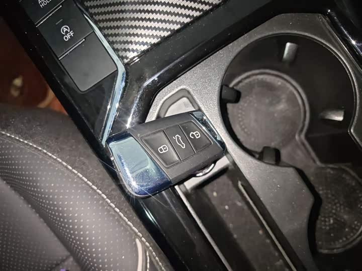 Фото 9 - Volkswagen Passat