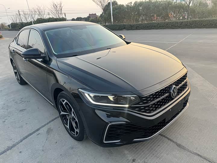 Фото 3 - Volkswagen Passat