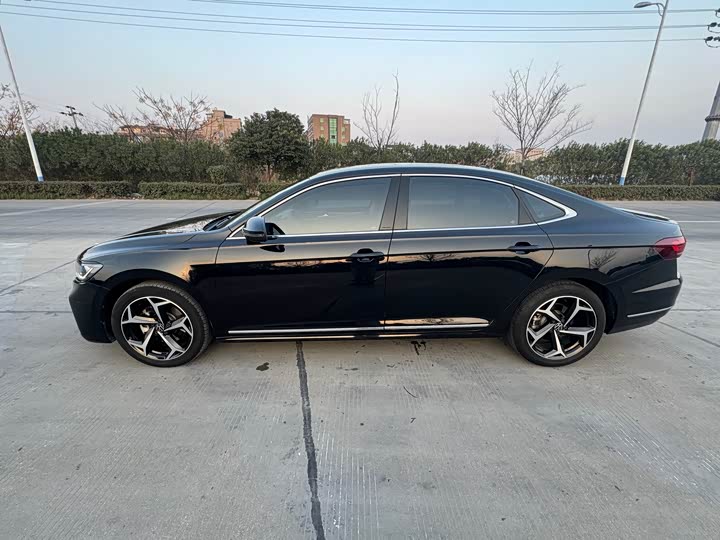 Фото 4 - Volkswagen Passat