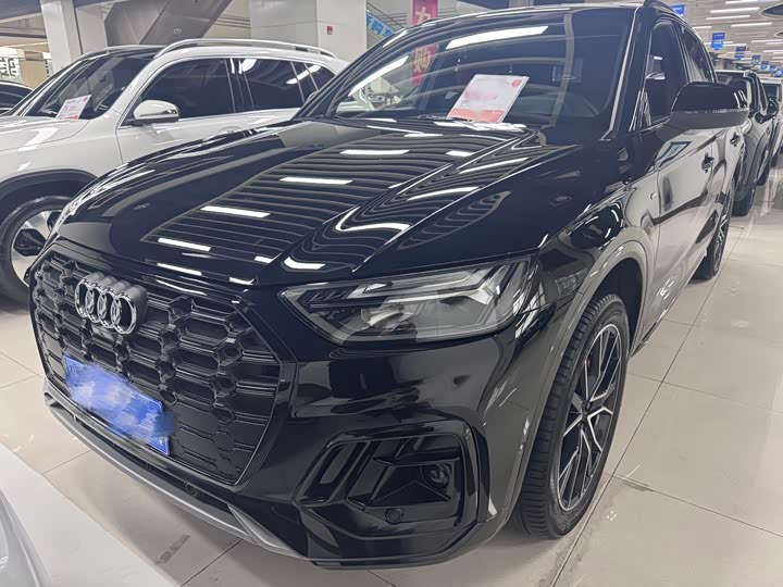 Фото 1 - Audi Q5L