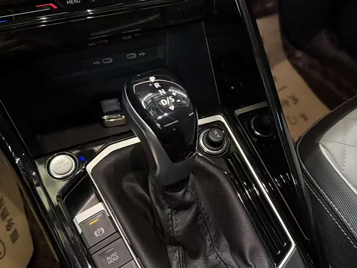 Фото 9 - Volkswagen Tayron