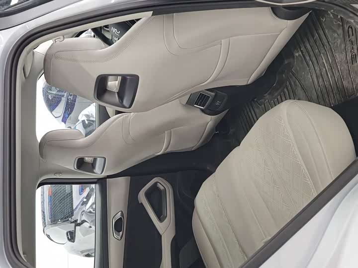 Фото 6 - BYD Yuan Up