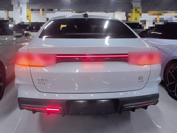 Фото 6 - BYD Qin L