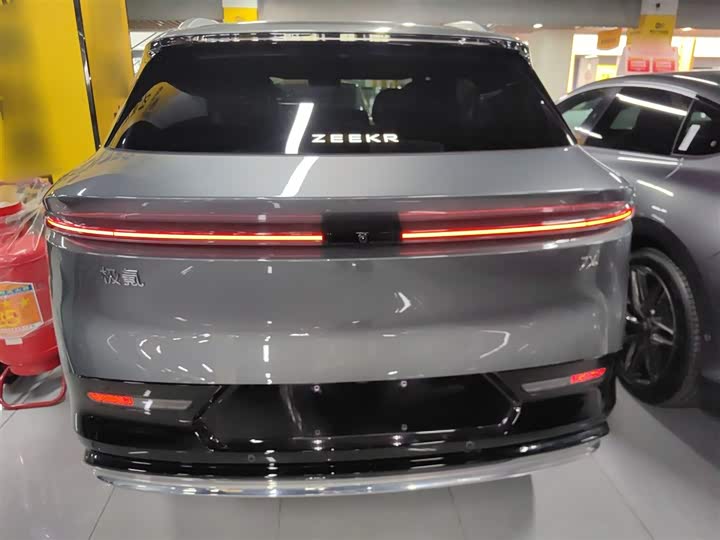 Фото 6 - Zeekr 7X