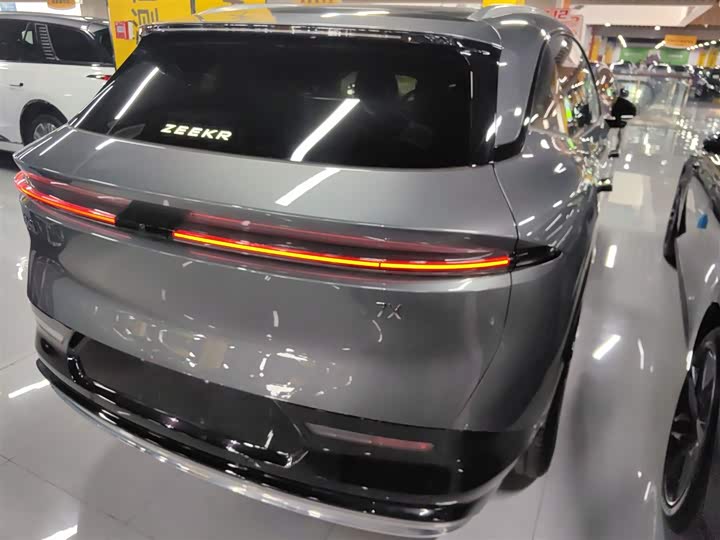 Фото 7 - Zeekr 7X
